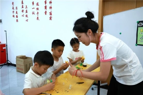 禾下乘凉梦智探稻花香：当大学生把耕读种进孩子们心里(图2)