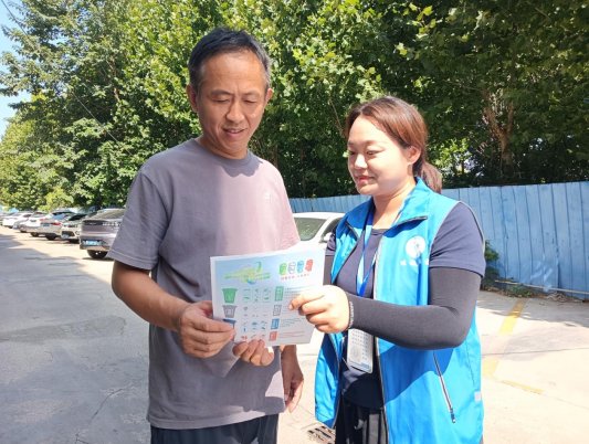 济宁市任城区南张街道刘堤头网格组开展“绿色低碳·网格倡环保”志愿服务活动(图1)