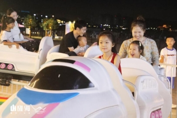 亲水、飞行、遛娃一站式!凤凰之声三大特色游乐点亮金沙滩啤酒城(图8)
