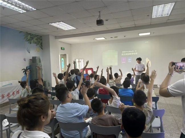 爱老护小践初心 铁路志愿暖三湘——北京交通大学交通知行团队赴辽宁、山西、湖南 开展专题志愿服务活动
