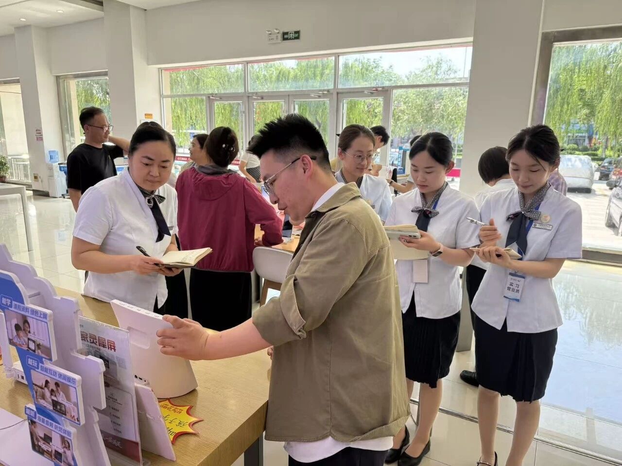 山东移动泰安分公司：泰山麓下党建引领发展红(图2)