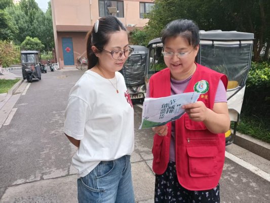 济宁市任城区李营街道众鑫社区开展“践行节能减排共建绿色家园”宣传活动(图2)