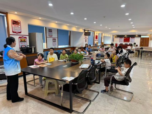 【嬴绳跃动】济南市莱芜区凤城街道清馨园社区暑托班:观绳趣课堂享活力暑假(图1)