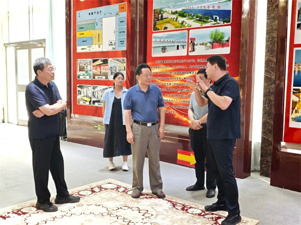 滨州市关工委副主任张兆杰一行到商店镇开展关心下一代工作调研活动