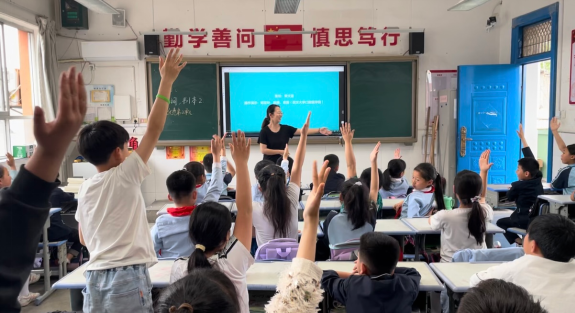以科普为桥 融人文于医 培育医学温度