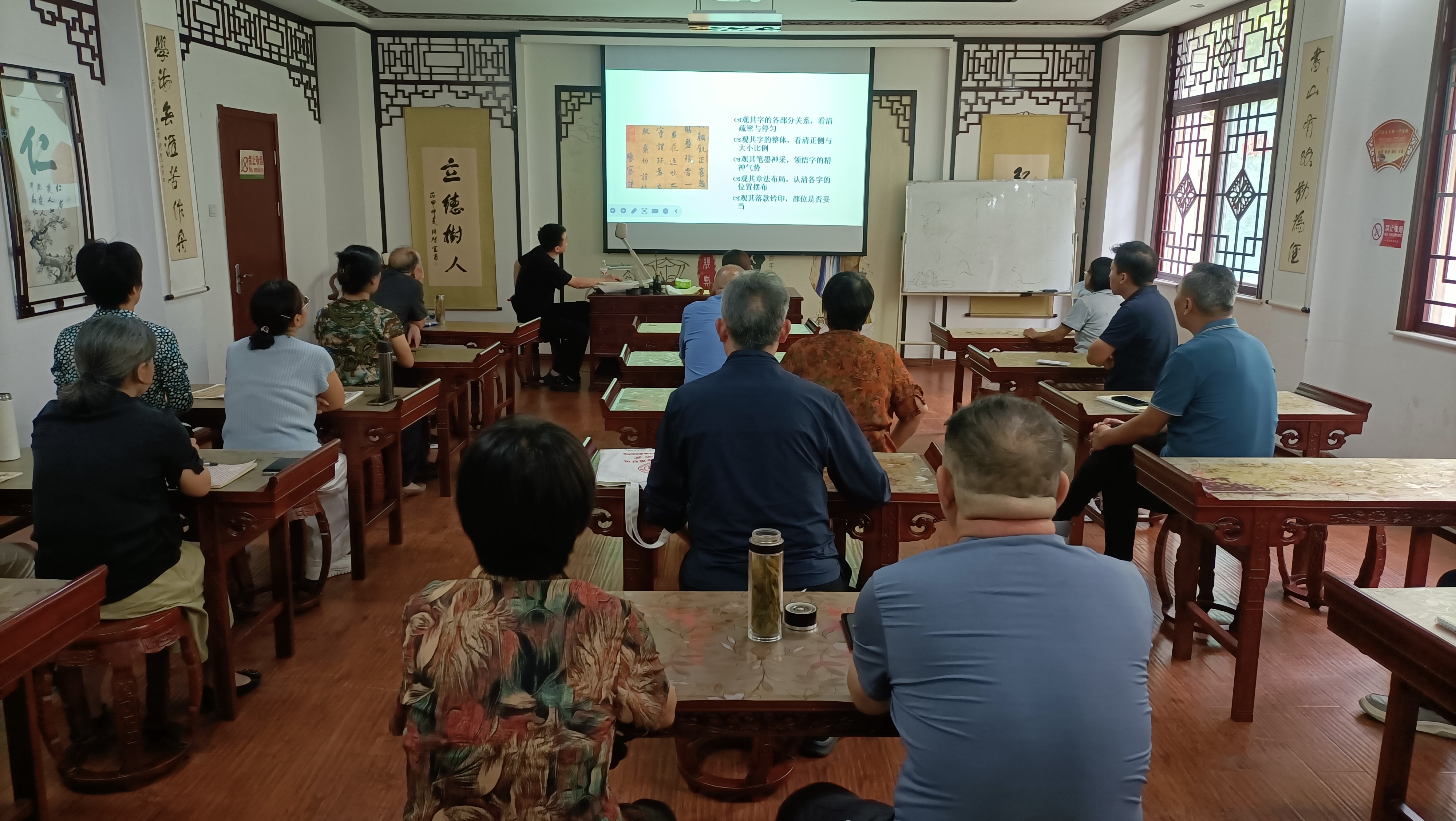 “首善”之区文明润心︱泰山区上高街道双龙社区老年学堂开课啦!多彩课程点亮银龄生活(图2)