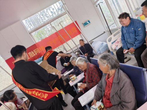 2026.9成武九女集镇曹楼卫生室老年人宣传 (5)