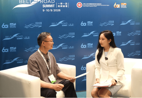 中华唐密文化代表团团长颜炳忠接受香港凤凰新闻专访。