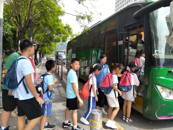 沉浸式实景教学走进消防基地,筑牢青少年安全成长防线
