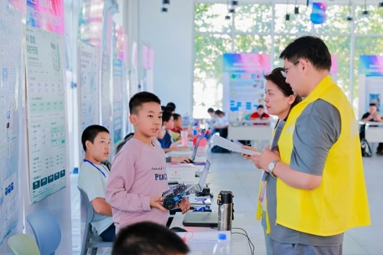 2026年乌鲁木齐市青少年科技创新大赛成功举办