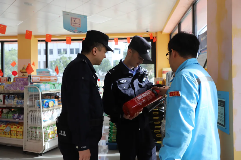 拧紧安全阀门!甘肃静宁公安开展重点经营场所隐患排查