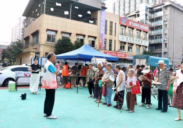 竹板声声润民心——成都市新都区桂湖街道快板队打通基层文化宣传“最后一公里”