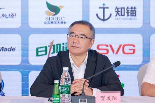 中国高尔夫球协会主席贺凤翔