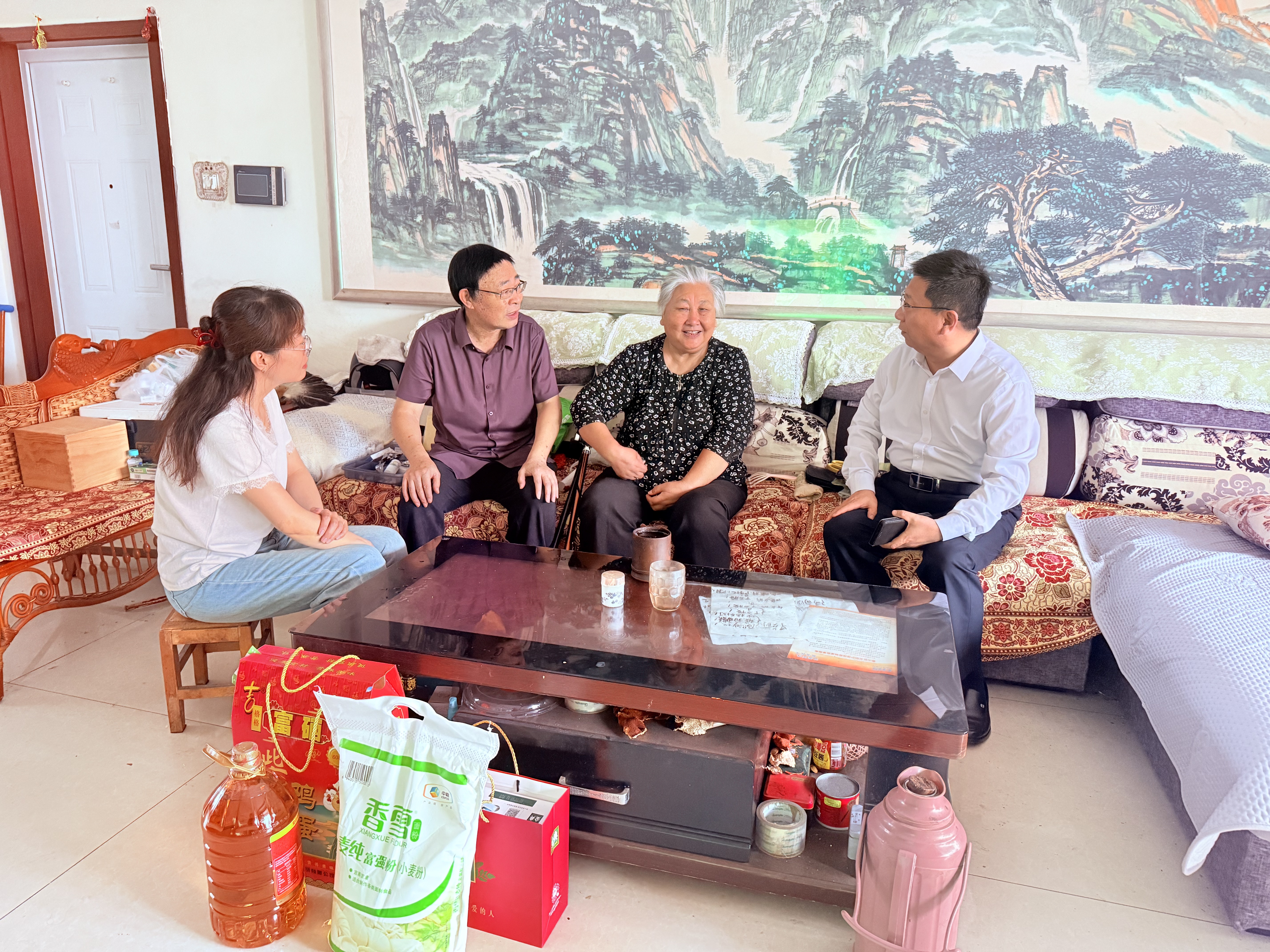 “首善”之区 文明润心|泰山区上高街道双龙社区:月满中秋,关怀送到特殊群体家门口
