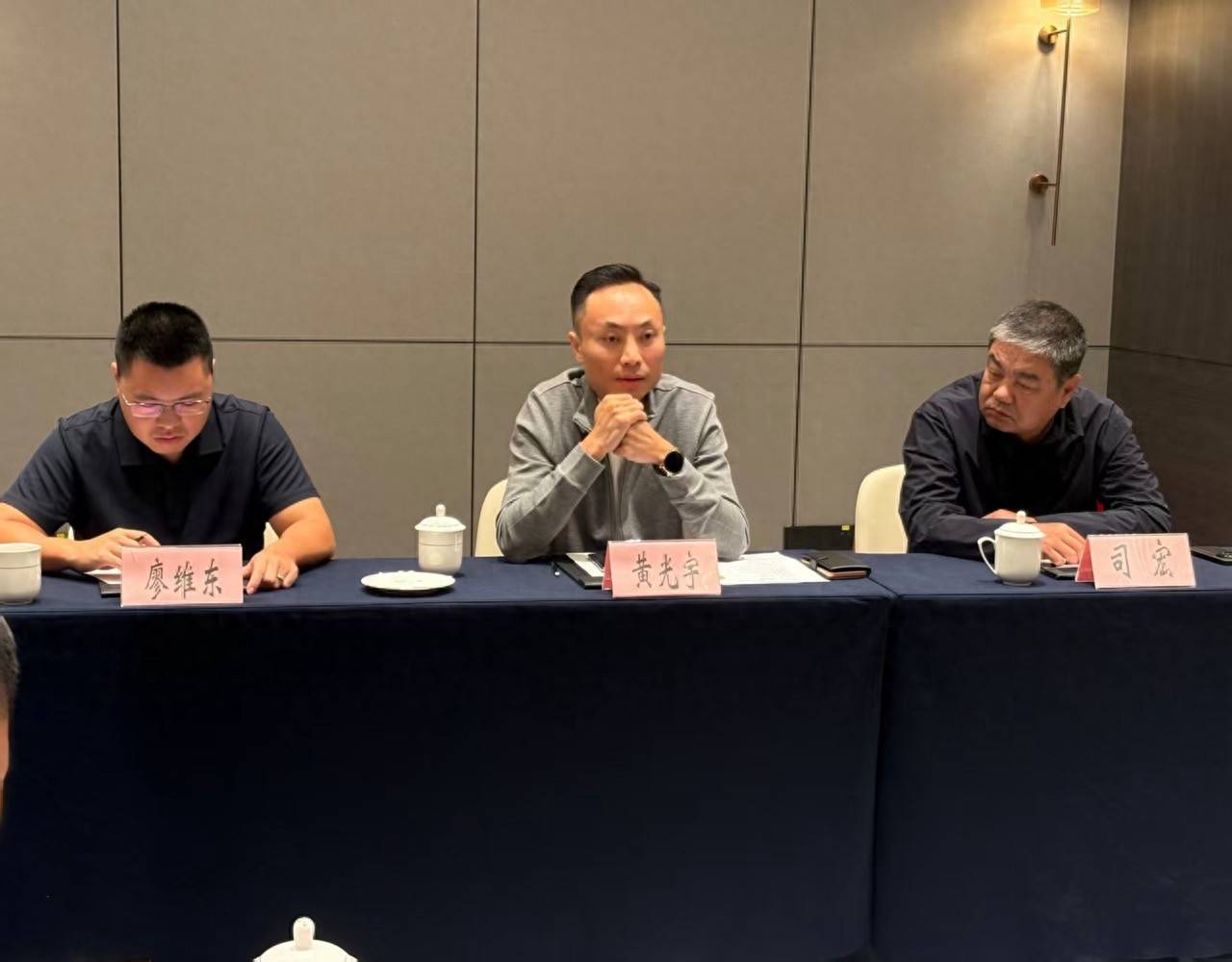 共工新闻总社顾问黄光宇一行赴贵州仁怀调研交流