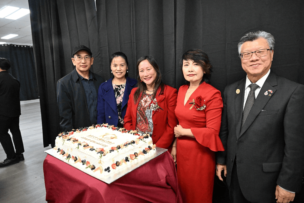加拿大共工新闻社携手VIVA家居庆贺加拿大中文媒体记者协会成立十周年 