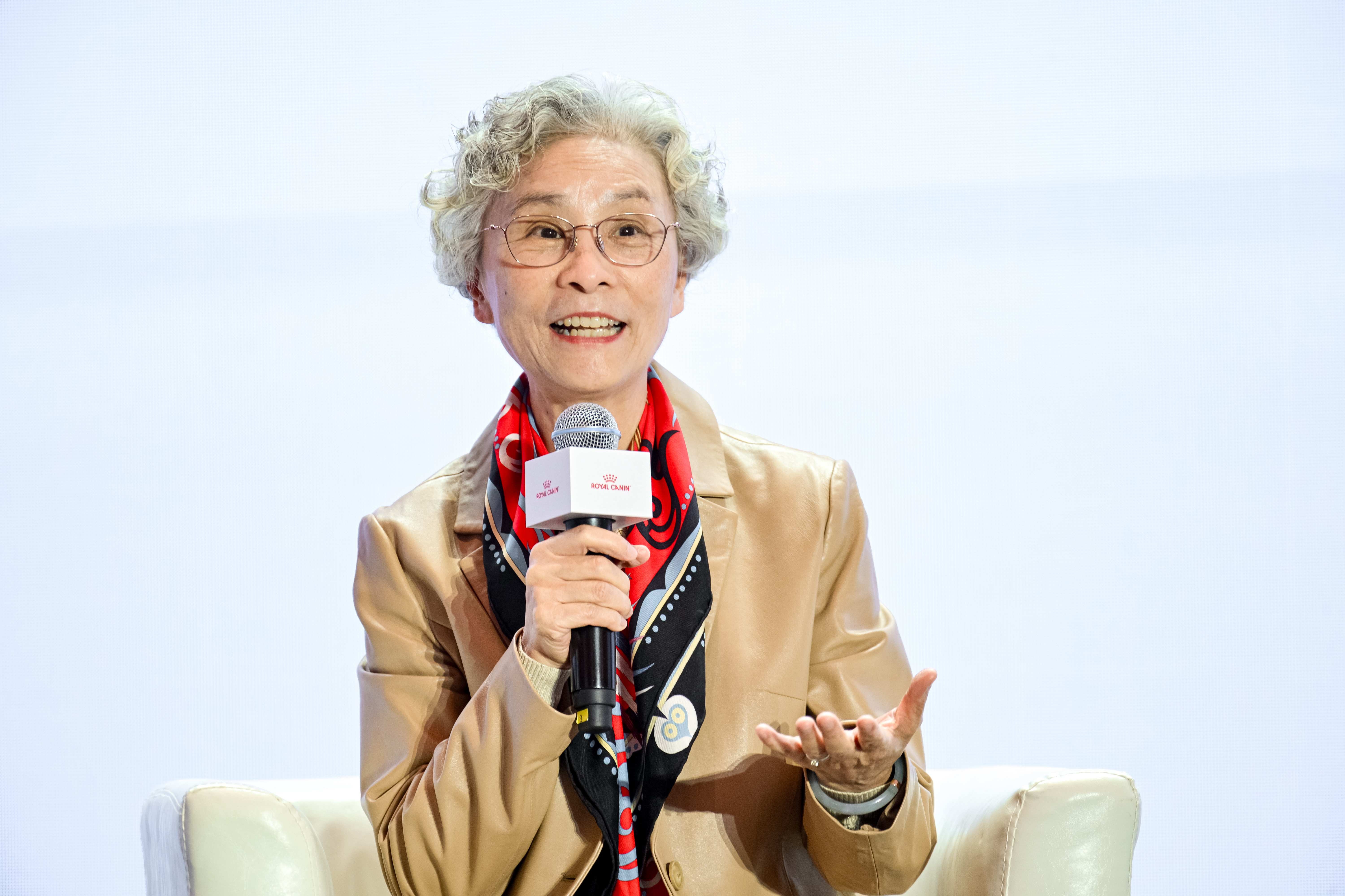 9. 中国营养学会常务理事及国家卫健委营养标准专家委员会委员孙建琴.JPG