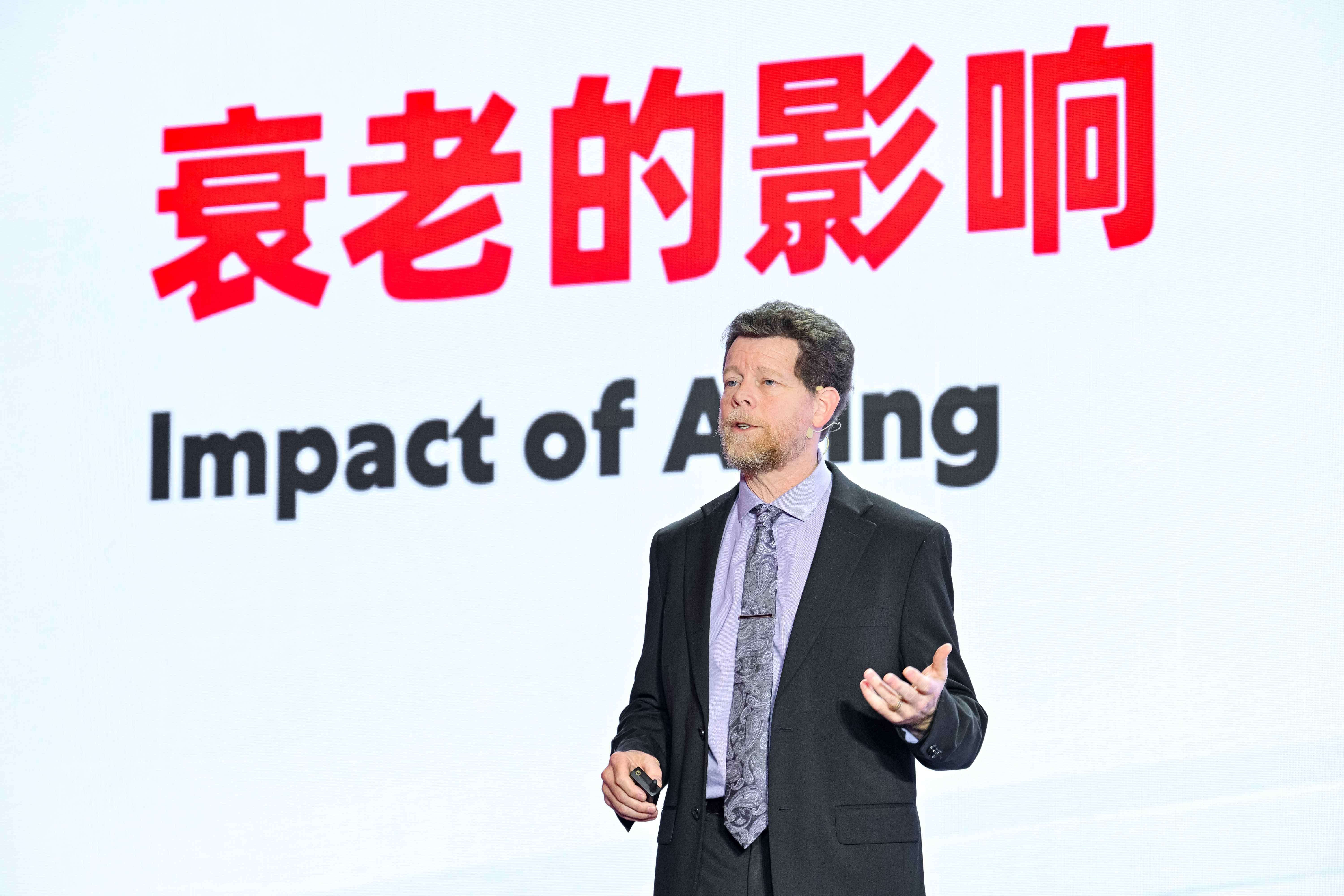 5. Loyal Animal Health兽医医学总监、犬类健康老龄化研究专家Brennen McKenzie.JPG