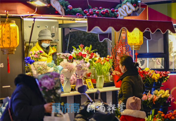 “就地过年”带火泉城春节消费:餐饮市场恢复九成 131.9万人次观影