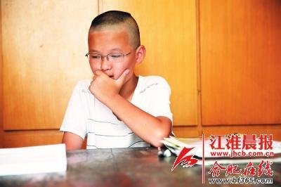 13岁少年高考3年终达三本线 未被录取离家出走