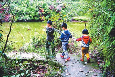 重庆爸爸们带孩子“闯世界”