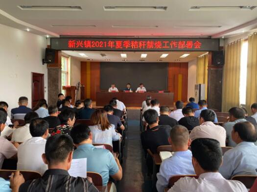 镇党委副书记,政法委员马庆生代表党委政府同太子堂村,蒋庄村两个代表