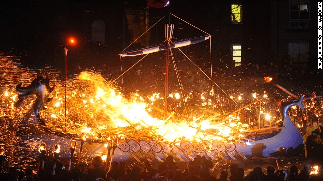 参加英国维京火祭感受震撼场面图