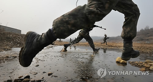 韩国逃兵役花样多：切手指割生殖器变残疾人