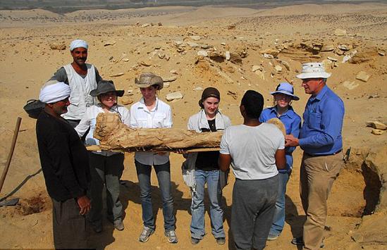 学者发现埃及1500年前巨型墓地 葬百万具木乃伊