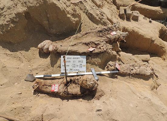 学者发现埃及1500年前巨型墓地 葬百万具木乃伊