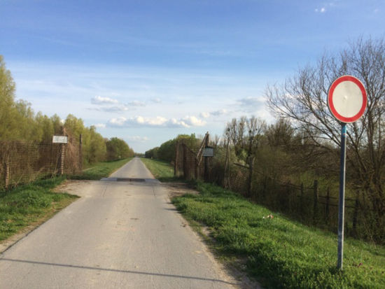 捷克男子建“迷你国” 逾百万网友抢当公民 捷克男子建“迷你国” 逾百万网友抢当公民