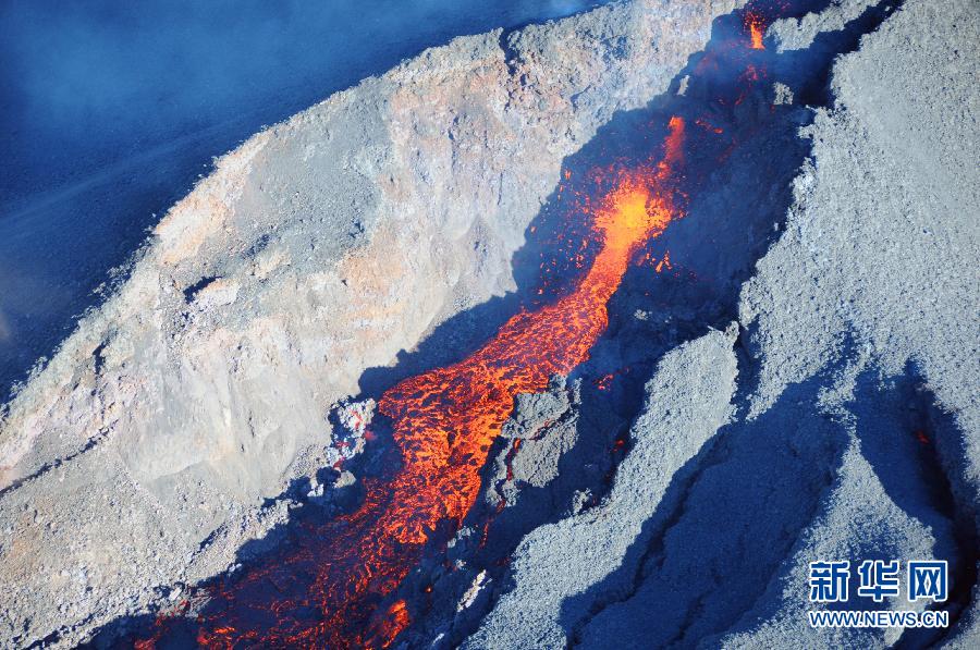 THE REUNION ISLAND-SAINT-DENIS-FURNACE VOLCANO-ERUPTION