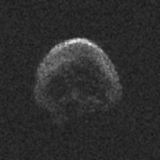 太空也过万圣节？NASA发现“骷髅”彗星掠过地球