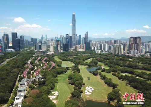 图为远眺深圳平安金融中心。<a target='_blank' href='http://www.chinanews.com/' _fcksavedurl='http://www.chinanews.com/'>中新社</a>记者 陈文 摄