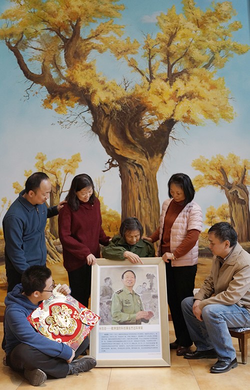 中国人的故事|让我们缅怀他，真正用信念撑起生命尊严的军人
