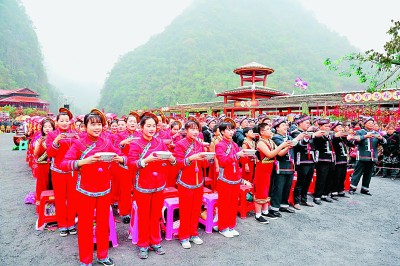 打好脱贫“组合拳” 奔向美好新生活