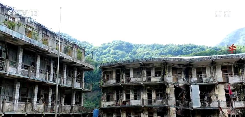 图片新闻·13年的重建新生 | 从废墟里站立 人们靠双手和拼搏重建起生活和未来