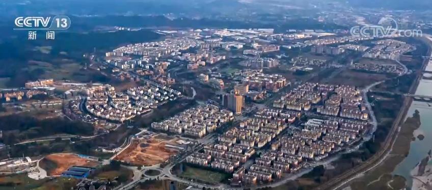 图片新闻·13年的重建新生 | 从废墟里站立 人们靠双手和拼搏重建起生活和未来
