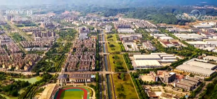 图片新闻·13年的重建新生 | 从废墟里站立 人们靠双手和拼搏重建起生活和未来