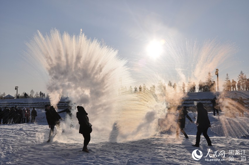 漠河迎-43.5℃入冬最低温 神州北极“泼水成冰”(组图)【3】