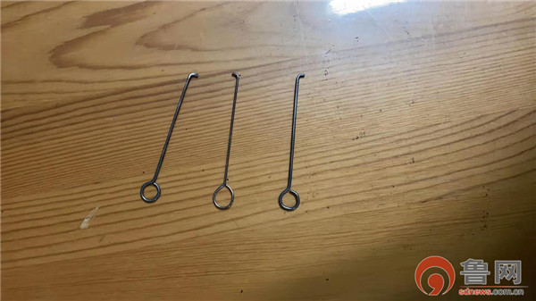 孙某某初中辍学后,根据网络上的教学方法利用一根铁丝制作成开锁工具