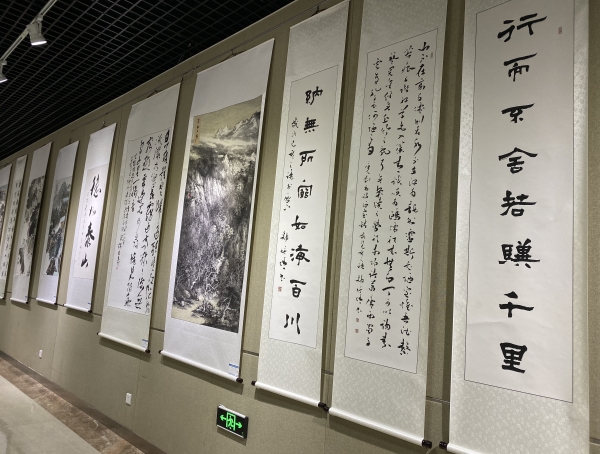 祝福祖国—蓝海印刷·蓝海艺术网·星空体育书画展开幕(图4)