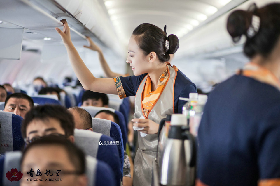 青岛航空首航一周年 宣传照堪比时尚大片