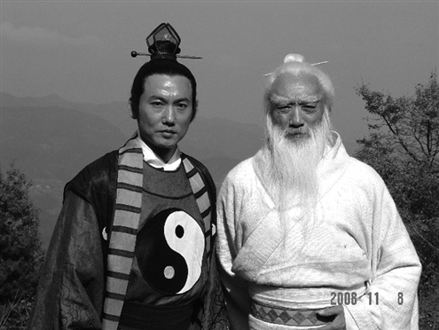 《倚天屠龙记》中饰张三丰