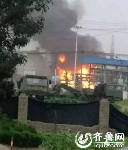 日照爆炸工厂火势已被控制两名消防官兵受轻伤