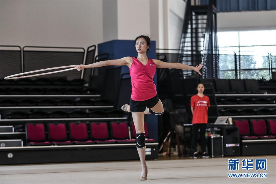 （体育）（6）体操——辽宁省艺术体操队进行公开训练