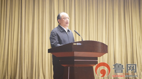泰山区委书记赵斌致辞,他表示,泰山区在新时代文明实践具体工作中,要