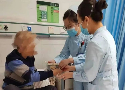 菏泽市牡丹人民医院护理部从细节入手，打造暖心服务