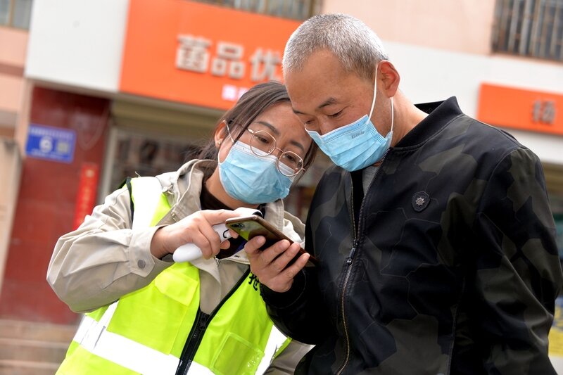 2022年3月16日，甘肃张掖陇西县党员干部群众主动请缨，严把高速进出口、干线公路、汽车客运站、火车站、小区“出入关”，守护群众的生命安全和身体健康。