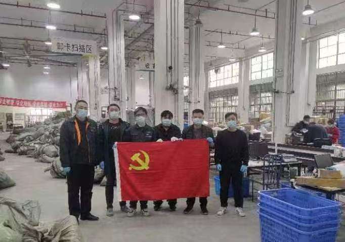 上海的这抹绿色成保民生保供给主力军 C:Users10520AppDataLocalTempWeChat Files1cf86eb9920614e37d29b4557eaae8c.jpg